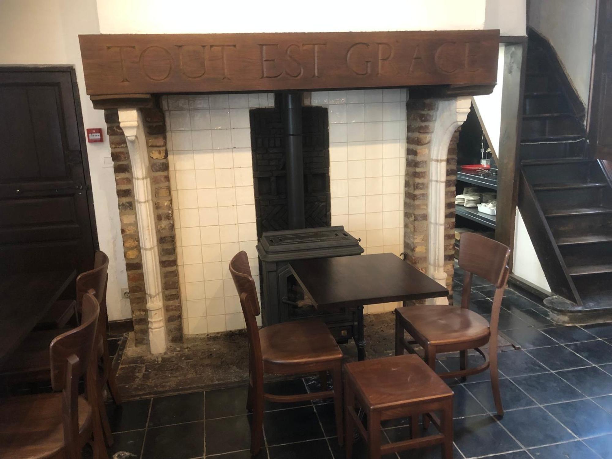De Pelgrim Hotel Tongeren Bagian luar foto